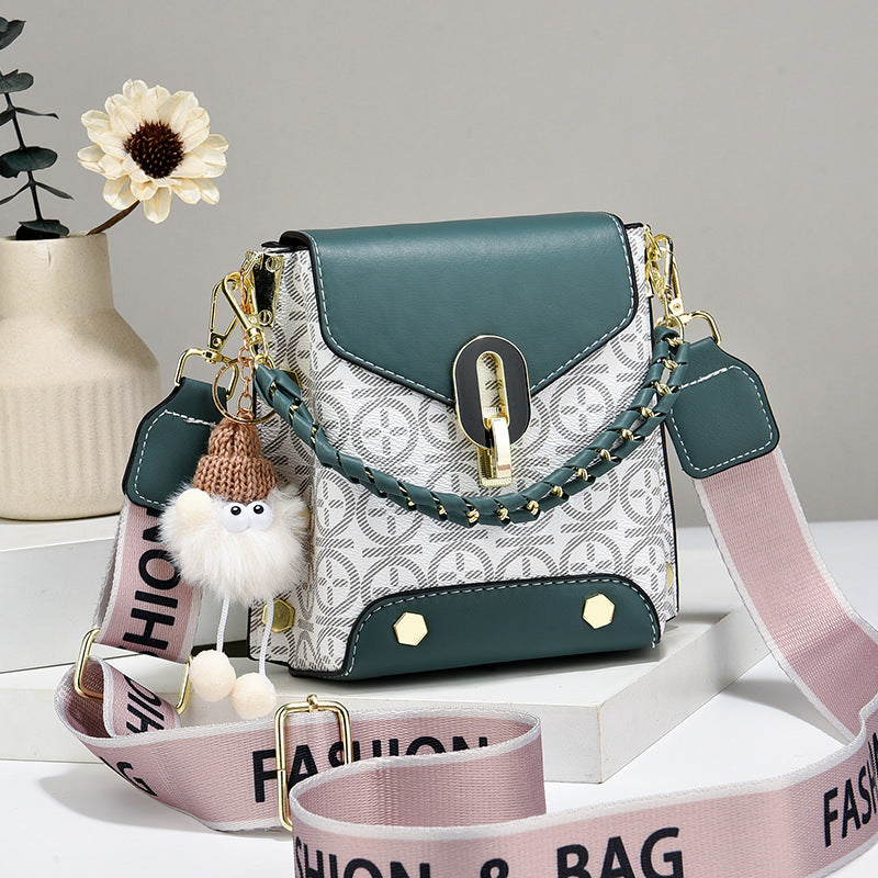 Dámska minimalistická crossbody kabelka 2026
