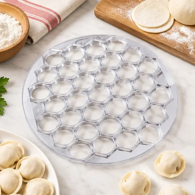 🥟 Pripravte pirohy či pelmene za pár sekúnd! Forma na 37 kusov · Jedným stlačením získate 37 rovnakých kúskov · Efektívne, rýchle a ľahko sa čistí!