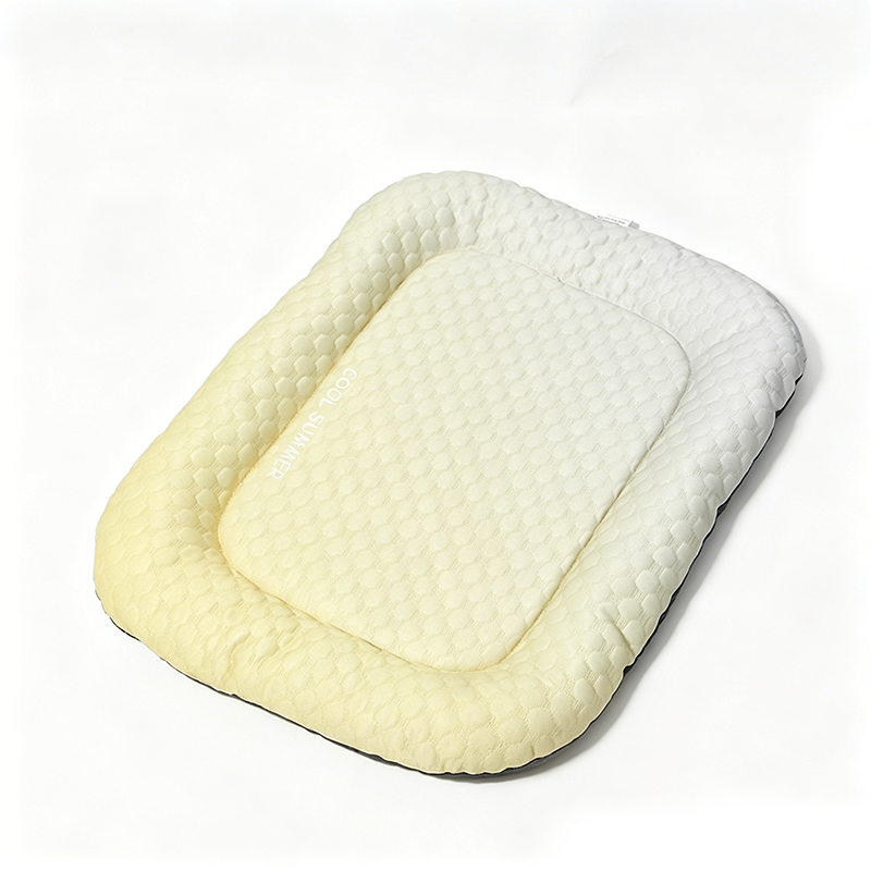 🐶 50% OFF! 💞50K+ SOLD!❄️Cooling Gel Mat for Pets – No refrigeration needed, instant heat relief. Breathable, non‑toxic. Helps pets sleep cool all summer! 🌿✨