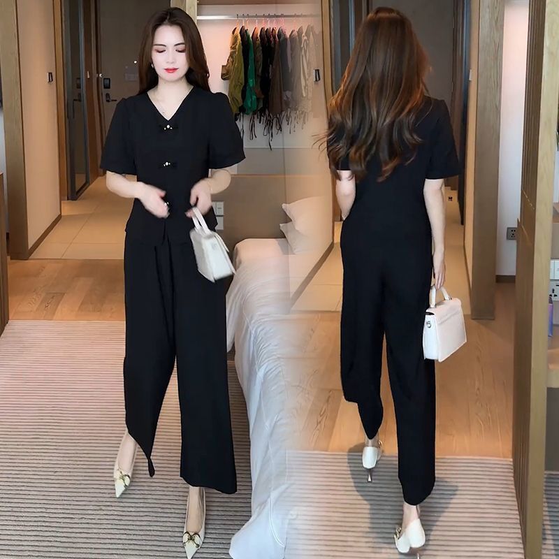🌸【Top + spodnie z szerokimi nogawkami】Modny zestaw na co dzień. Eleganckie i przewiewne, odpowiednie na różne okazje
