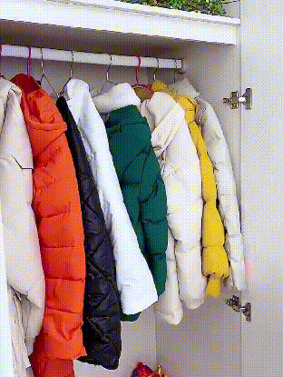 🔥【Pošlite pumpu】✨✨Závesné vákuové úložné vaky, každý úložný vak pojme 2-4 kusy oblečenia
