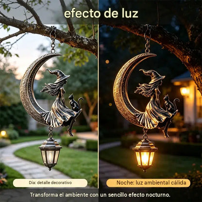🌙🔮Solárna závesná lampa Čarodejnica na Mesiaci — vintage gotická bronzová záhradná dekorácia s čarodejnicou a čiernou mačkou