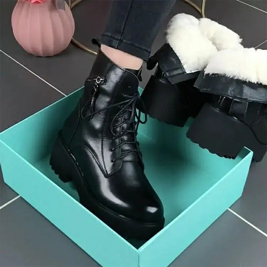 😍30% kedvezmény!【35–40-es méret】Meleg, csúszásmentes Martens-stílusú bakancs vastag talppal és polárbéléssel az extra melegségért.