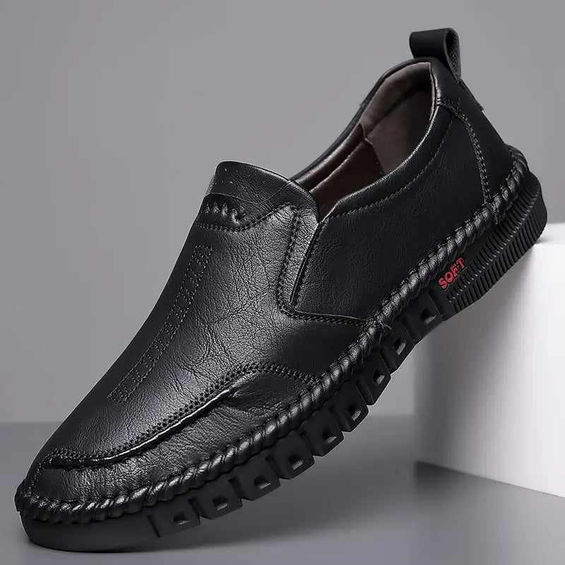 👞【39-44-es méret】Férfi alkalmi sportcipő, valódi bőr, puha talp, csúszásgátló, lélegző
