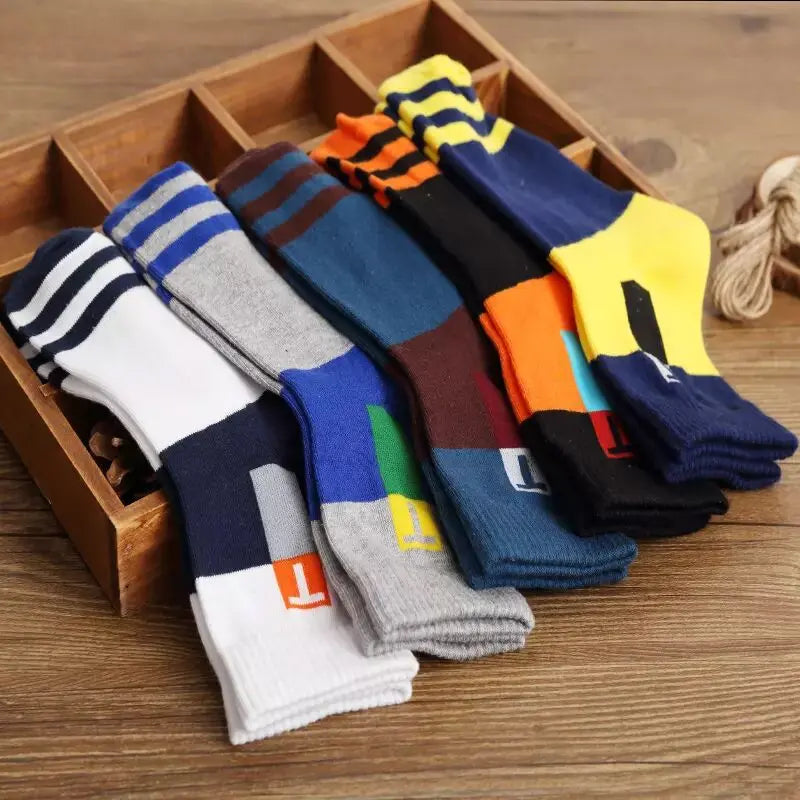 🧦【10 pár】Lélegző, szagálló és izzadságelnyelő sportzokni férfiaknak