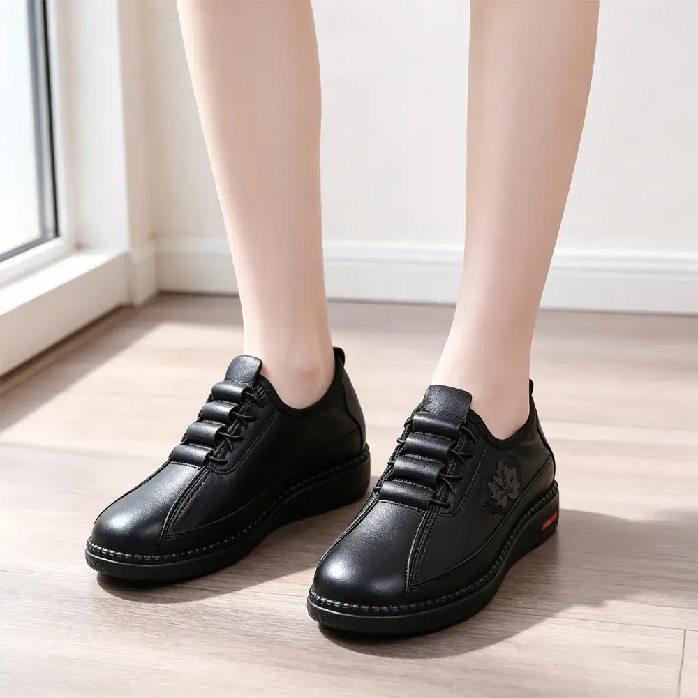 👟【Veličine 36-43】Ženske slip-on cipele od prirodne kože – lagane i udobne, s mekim potplatom. Široke svakodnevne mokasine, idealne za starije osobe i širu stopu. ✨