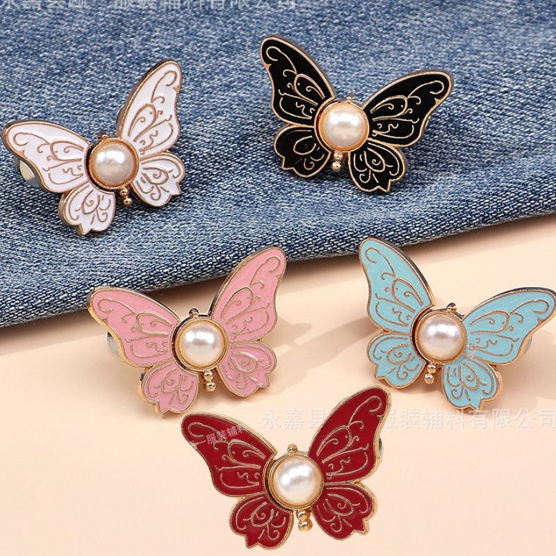 🌸🦋 Kúpte 5 a získajte 5 zadarmo 🎁💜 Odnímateľná nastaviteľná pracka na opasok v tvare motýľa: Nevyžaduje žiadne náradie, perfektne sa hodí k džínsom, sukniam a šatám ✨👗💃