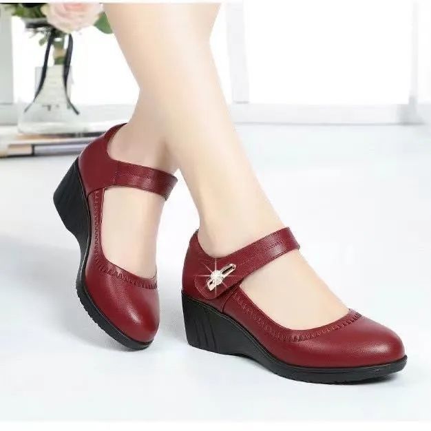 【45% OFF】🏆Vásárolj 1-et, kapsz 2-t ingyen👡【35-41】Puha bőr, puha talpú, éksarkú, csúszásgátló bőrcipő anyukáknak