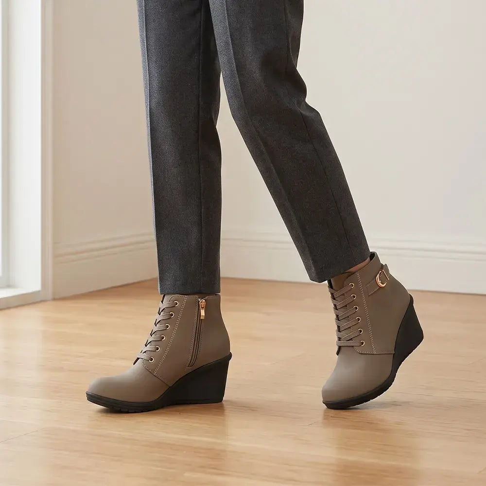 👢Női éksarkú téli bakancs – stílusos és stabil viselet a hideg napokon