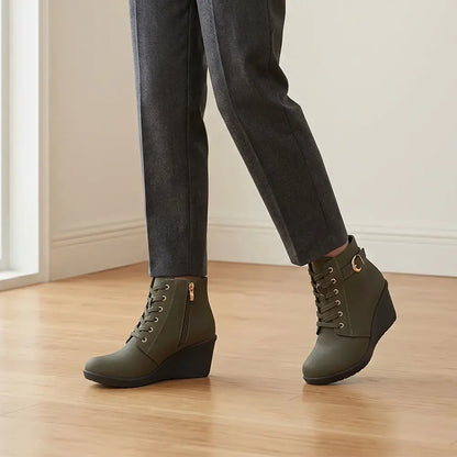 👢Női éksarkú téli bakancs – stílusos és stabil viselet a hideg napokon