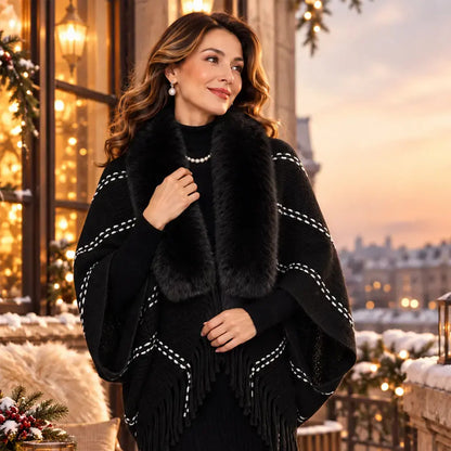 Pletené pončo s kožušinovým golierom a strapcami 🧣 Elegantný, hrejivý prehoz pre ženy (jeseň/zima) ❄️ Univerzálny kúsok voľného strihu, ktorý lichotí postave ✨