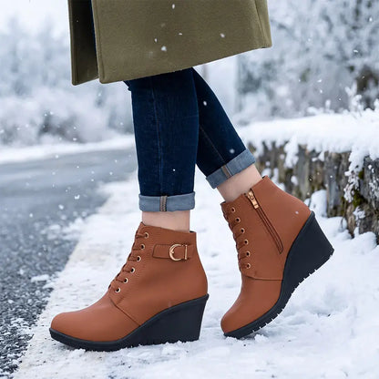 👢Női éksarkú téli bakancs – stílusos és stabil viselet a hideg napokon
