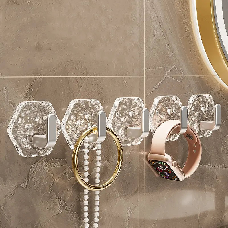 【10 typov】🛁🚪Háčik s prísavkou — Vysoko odolný, inštalácia pomocou lepidla nezanechávajúceho stopy.🏡
