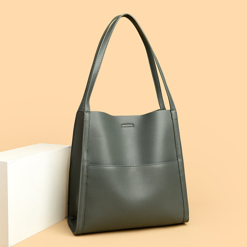 🔥👜👜【SLEVA 45 %】Prostorná taška přes rameno z měkké kůže, minimalistická jednobarevná – nezbytný doplněk na podzim a zimu.